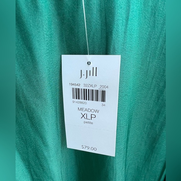 NWT J.Jill Silky Open-Shoulder Meadow Green Smocked Sleeve Blouse XLP - Picture 10 of 12